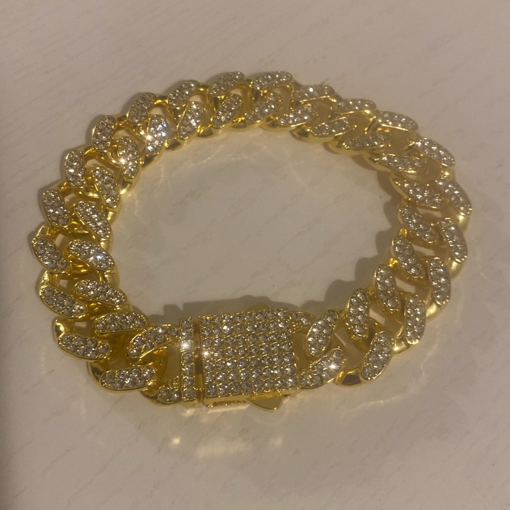 Men’s and women’s gold tone sparkle iced out Cuban chain link bracelet